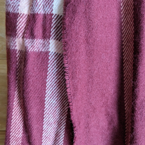 EUC Scarf/Shawl - Picture 3 of 5